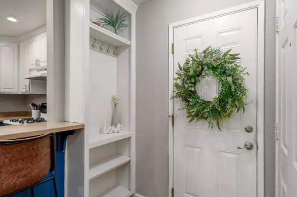 6081 Thornwood DR, Loomis, CA 95650