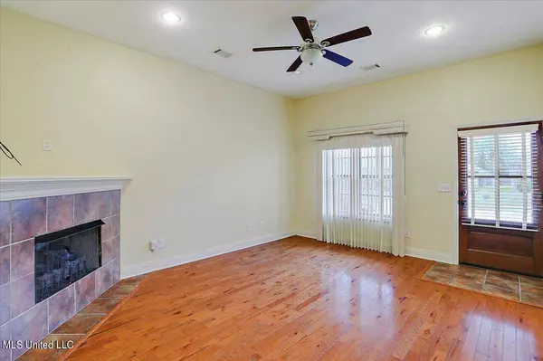 118 Silver Ridge Lane, Pearl, MS 39208