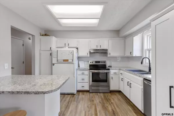 13139 Grand Avenue, Omaha, NE 68164