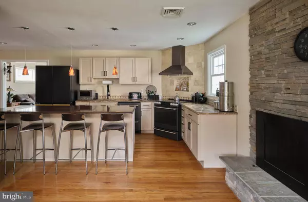 185 DAVIS RD, Doylestown, PA 18901