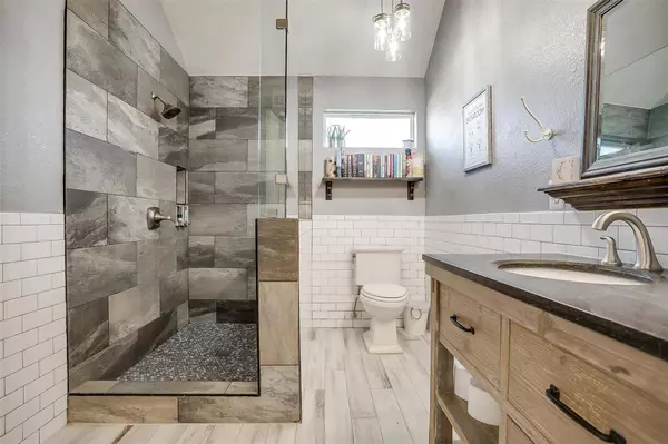 301 Lonesome Trail, Haslet, TX 76052