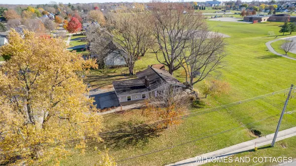 654 Jasmine Drive, Holland, MI 49423