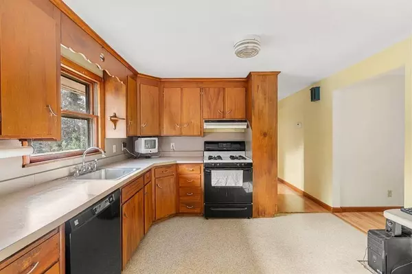 271 Barker Street, North Andover, MA 01845