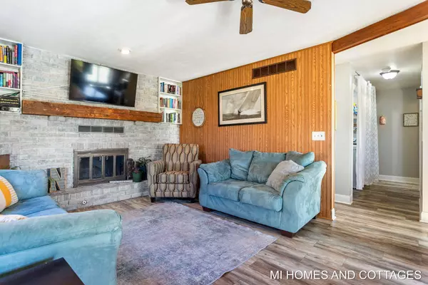 654 Jasmine Drive, Holland, MI 49423