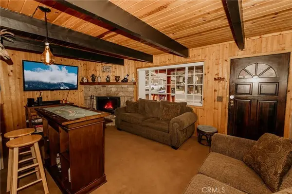 433 Victoria LN, Sugarloaf, CA 92386