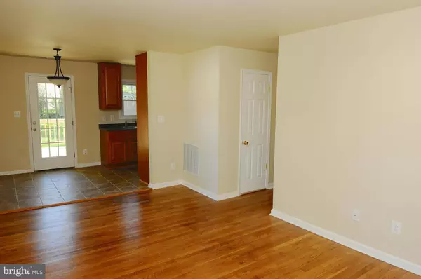 7603 BURNSIDE CT, Falls Church, VA 22043