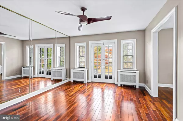 210 E MAPLE AVE, Merchantville, NJ 08109