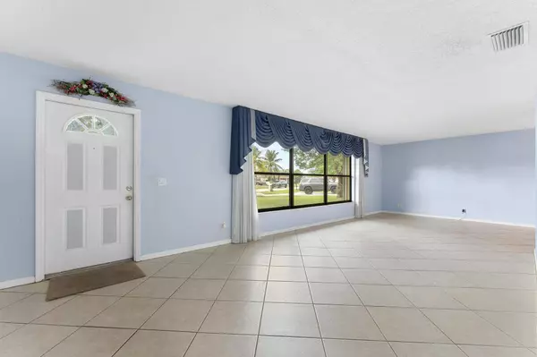 3517 N Libby DR, West Palm Beach, FL 33406