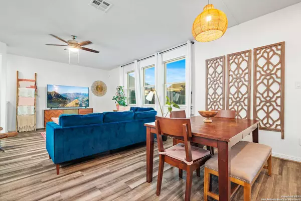 11517 LIGHTNING WAY, San Antonio, TX 78245-3918