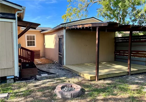 333 Angelo DR, Corpus Christi, TX 78411