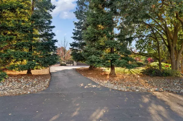 10008 Wilton Oaks CT, Elk Grove, CA 95624