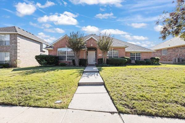 1016 E Seminole Trail, Carrollton, TX 75007