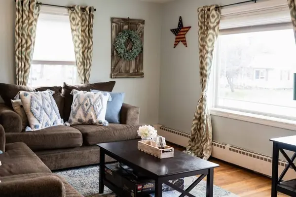 69 Yvette St, Chicopee, MA 01020