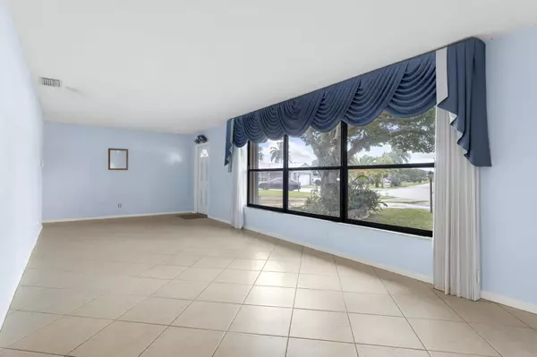 3517 N Libby DR, West Palm Beach, FL 33406