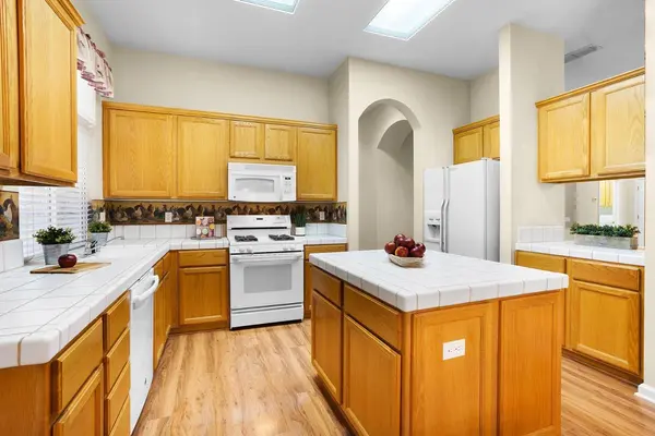 7059 Lost Lake LN, Roseville, CA 95747