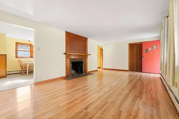 271 Barker Street, North Andover, MA 01845