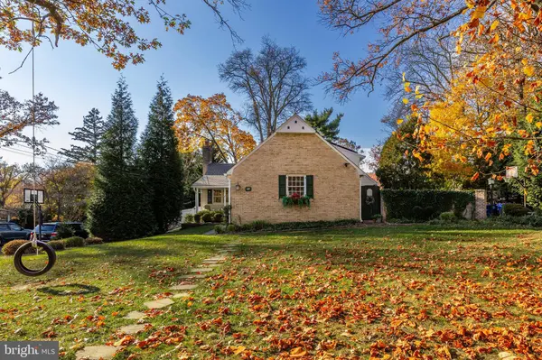 28 S SHIRLEY AVE, Moorestown, NJ 08057