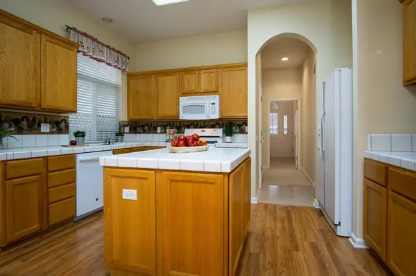 7059 Lost Lake LN, Roseville, CA 95747