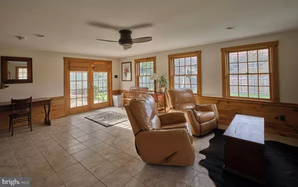 185 DAVIS RD, Doylestown, PA 18901