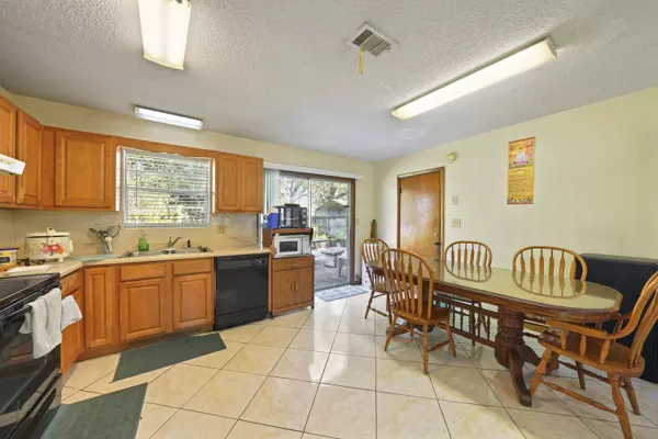 429 NW Sullivan Street, Fort Walton Beach, FL 32548