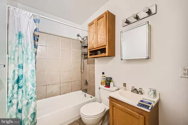 2429 BARCLAY ST, Baltimore, MD 21218