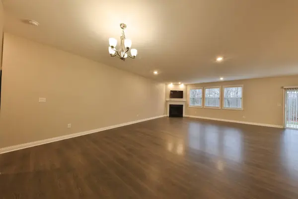 6198 Dugan DR, Whitestown, IN 46075