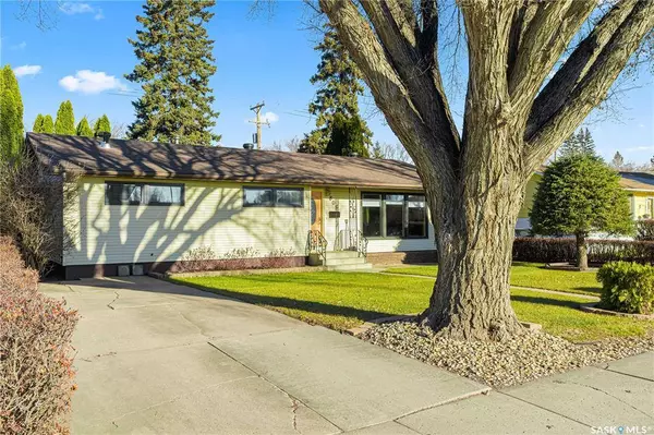 805 Glasgow STREET, Saskatoon, SK S7J 0N8