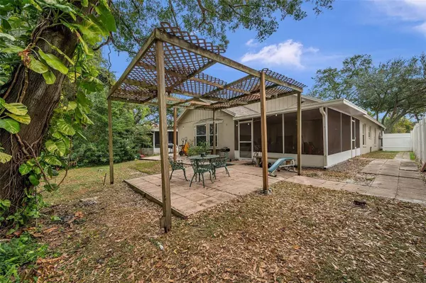 9809 LONG MEADOW DR, Tampa, FL 33615