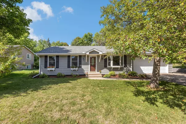 112220 James CT, Chaska, MN 55318