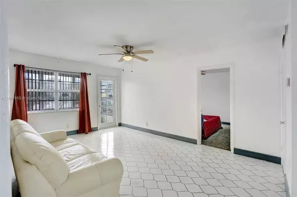 1280 NW 43rd Ave #206, Lauderhill, FL 33313