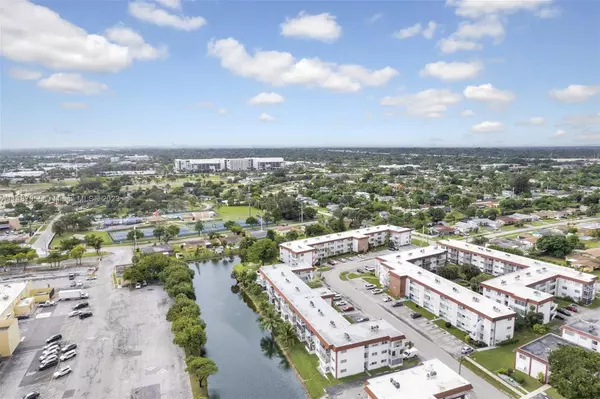 1280 NW 43rd Ave #206, Lauderhill, FL 33313