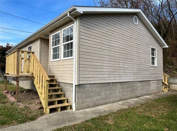 855 41ST ST, Bellaire, OH 43906