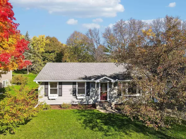 112220 James CT, Chaska, MN 55318