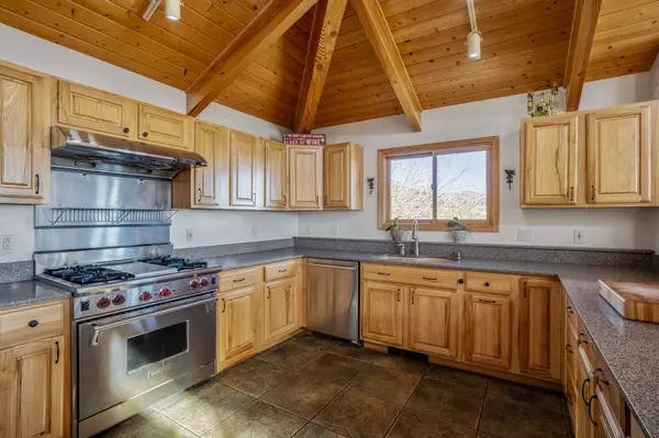 5425 Quemazon, Los Alamos, NM 87544