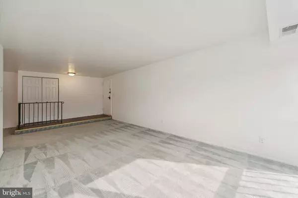 12710 VEIRS MILL RD #103, Rockville, MD 20853