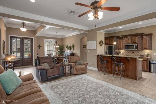 506 Falling Water Circle, Bossier City, LA 71112