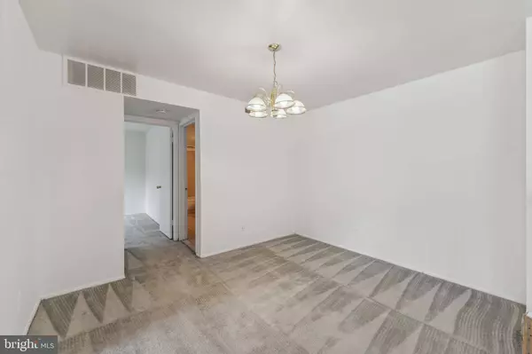 12710 VEIRS MILL RD #103, Rockville, MD 20853