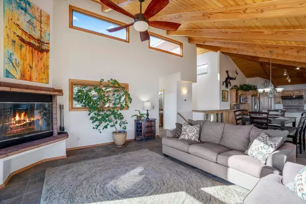 5425 Quemazon, Los Alamos, NM 87544