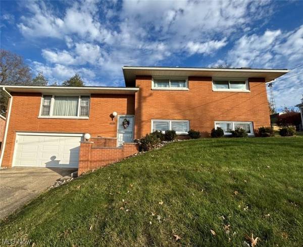 101 Orchard DR, St. Clairsville, OH 43950