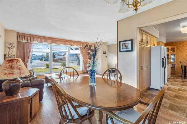 805 Glasgow STREET, Saskatoon, SK S7J 0N8