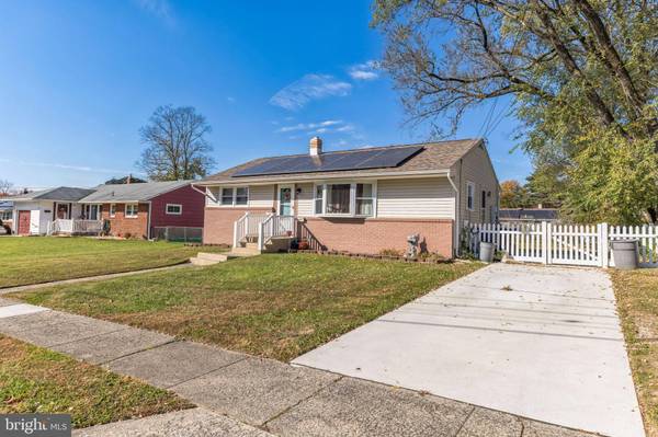 1 LAGUNA DR, Magnolia, NJ 08049