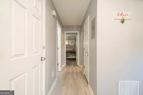 1014 Falling Water DR SE, Smyrna, GA 30080