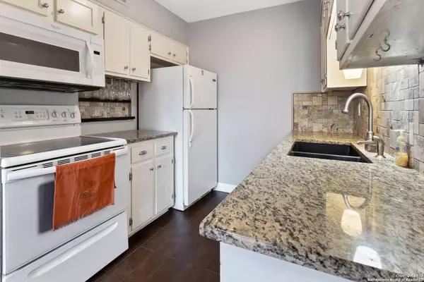 9915 Powhatan Dr UNIT G-5, San Antonio, TX 78230