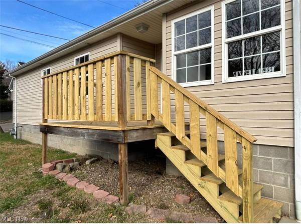 855 41ST ST, Bellaire, OH 43906