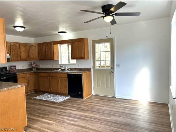 855 41ST ST, Bellaire, OH 43906