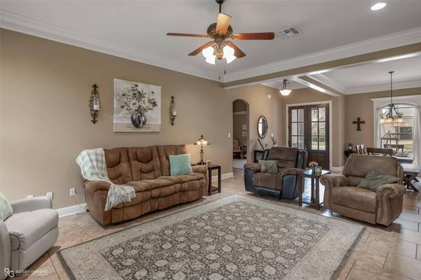 506 Falling Water Circle, Bossier City, LA 71112