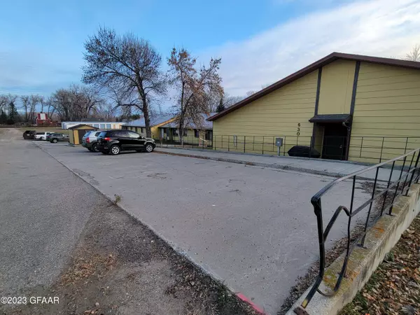 630/646 LEWIS Avenue, Larimore, ND 58251