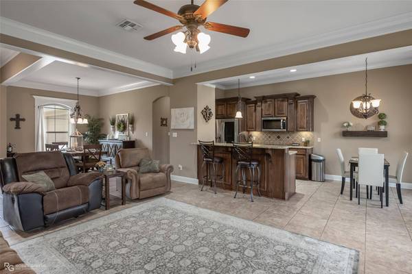 506 Falling Water Circle, Bossier City, LA 71112