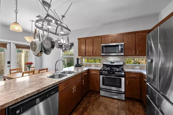 4323 Robertson ST, Houston, TX 77009