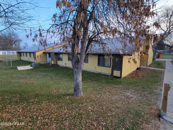 630/646 LEWIS Avenue, Larimore, ND 58251
